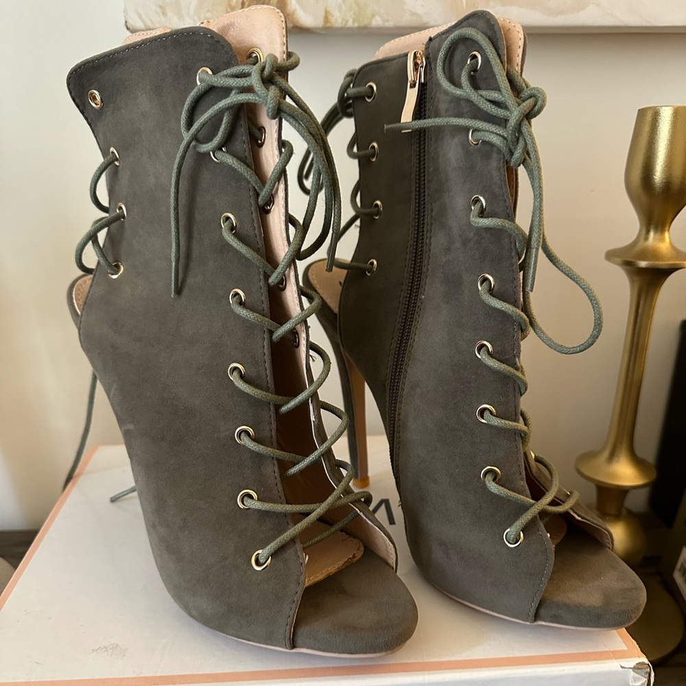 Simmi London lace up heels (brand new)